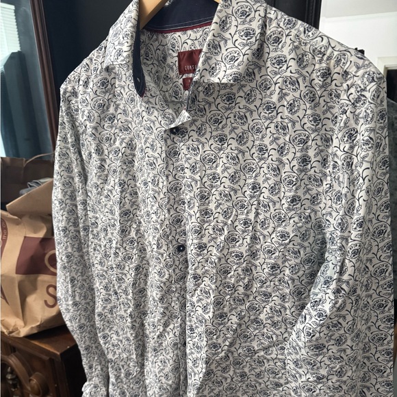 Consequence Men’s Dress Shirt
Medium
15.25 / 15.75
33 / 34 - Picture 4 of 4